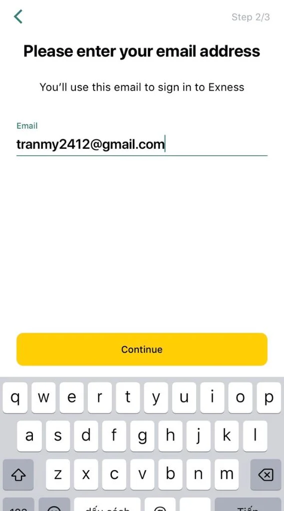 Enter your email and provide the required informationメールアドレスを入力し、必要な情報を入力してください