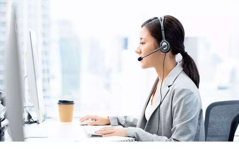 Exness telemarketing sales representatives search for clients through phone number dataExnessのテレマーケティング営業担当者は電話番号データを通じて顧客を検索します